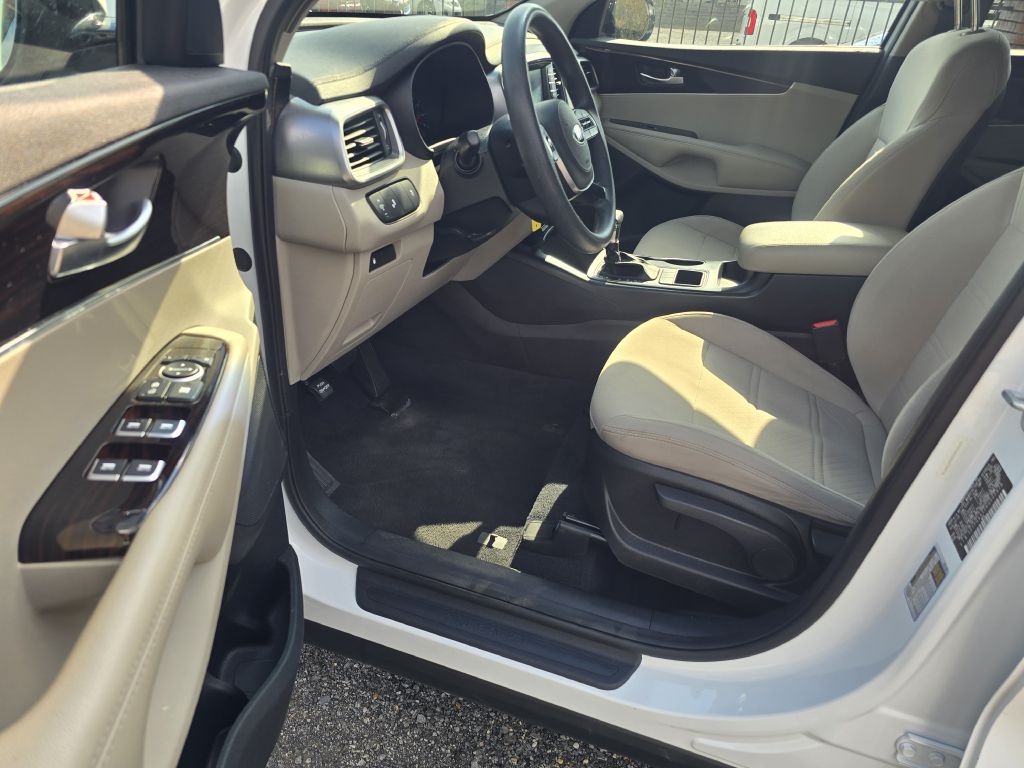 Photo 7 of this KIA SORENTO