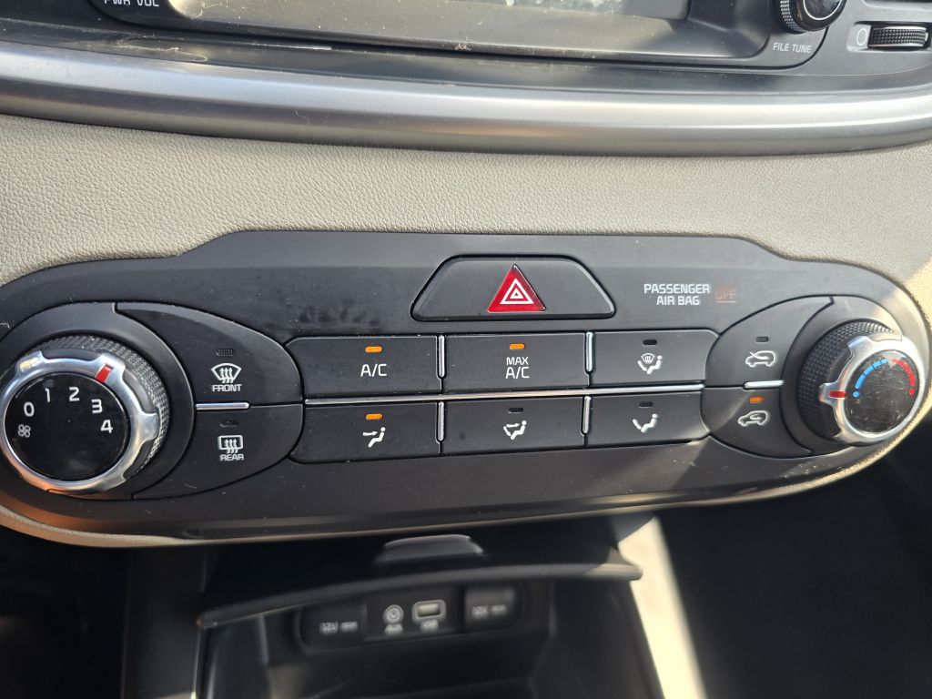 Photo 13 of this KIA SORENTO