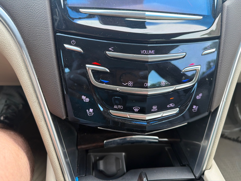 Photo 14 of this CADILLAC XTS