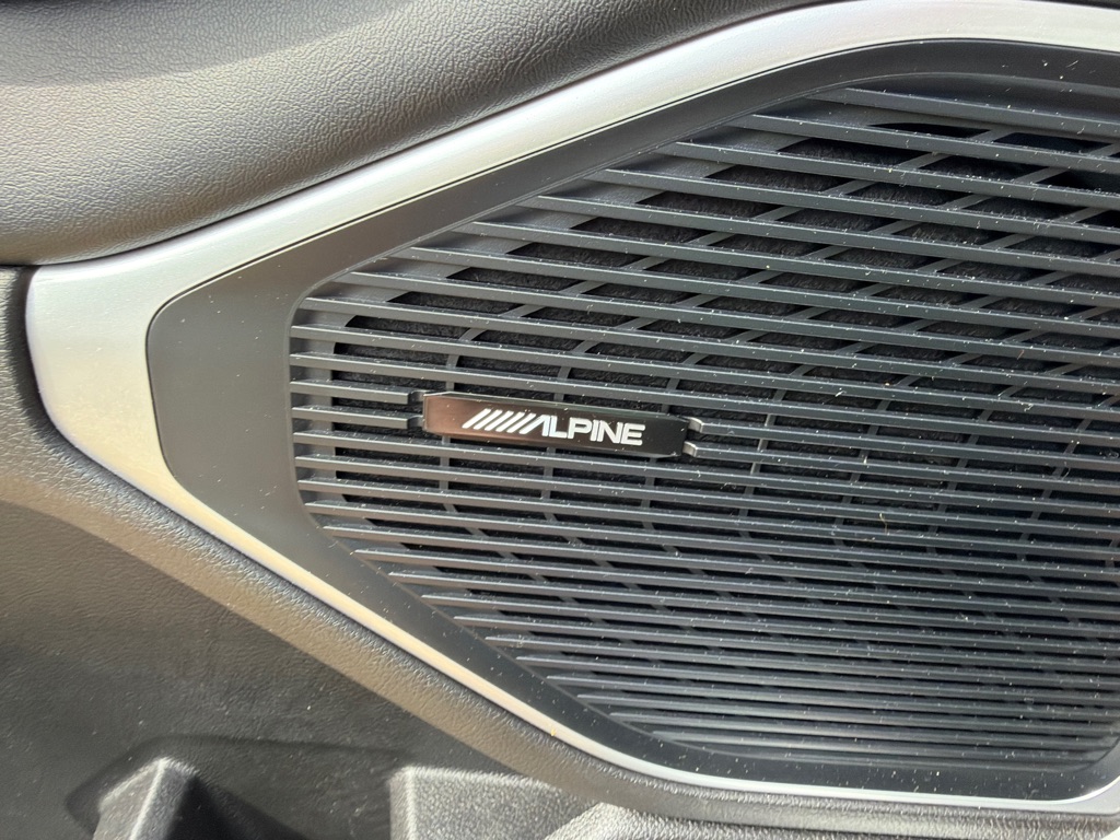 Photo 22 of this JEEP WAGONEER