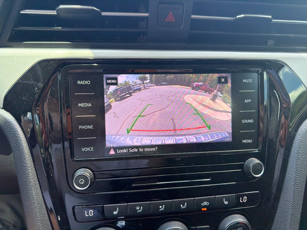 Photo 12 of this VOLKSWAGEN PASSAT