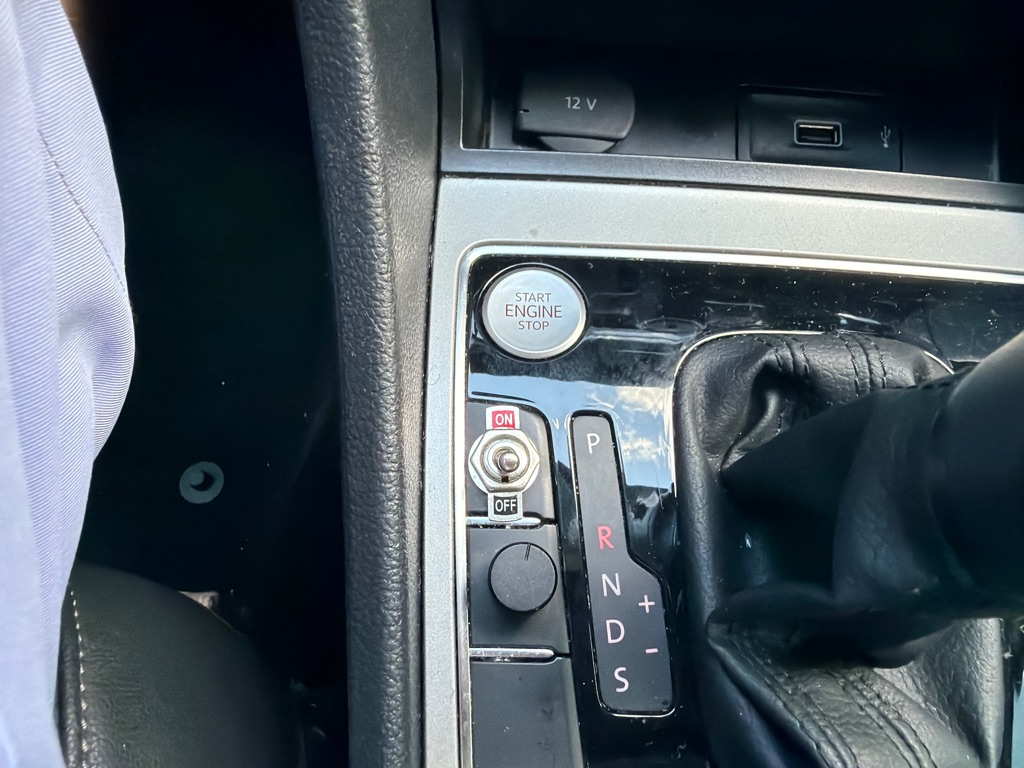 Photo 14 of this VOLKSWAGEN PASSAT