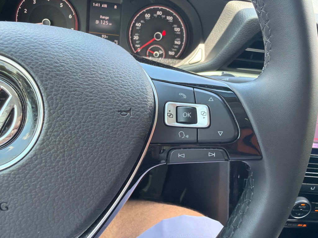 Photo 15 of this VOLKSWAGEN PASSAT