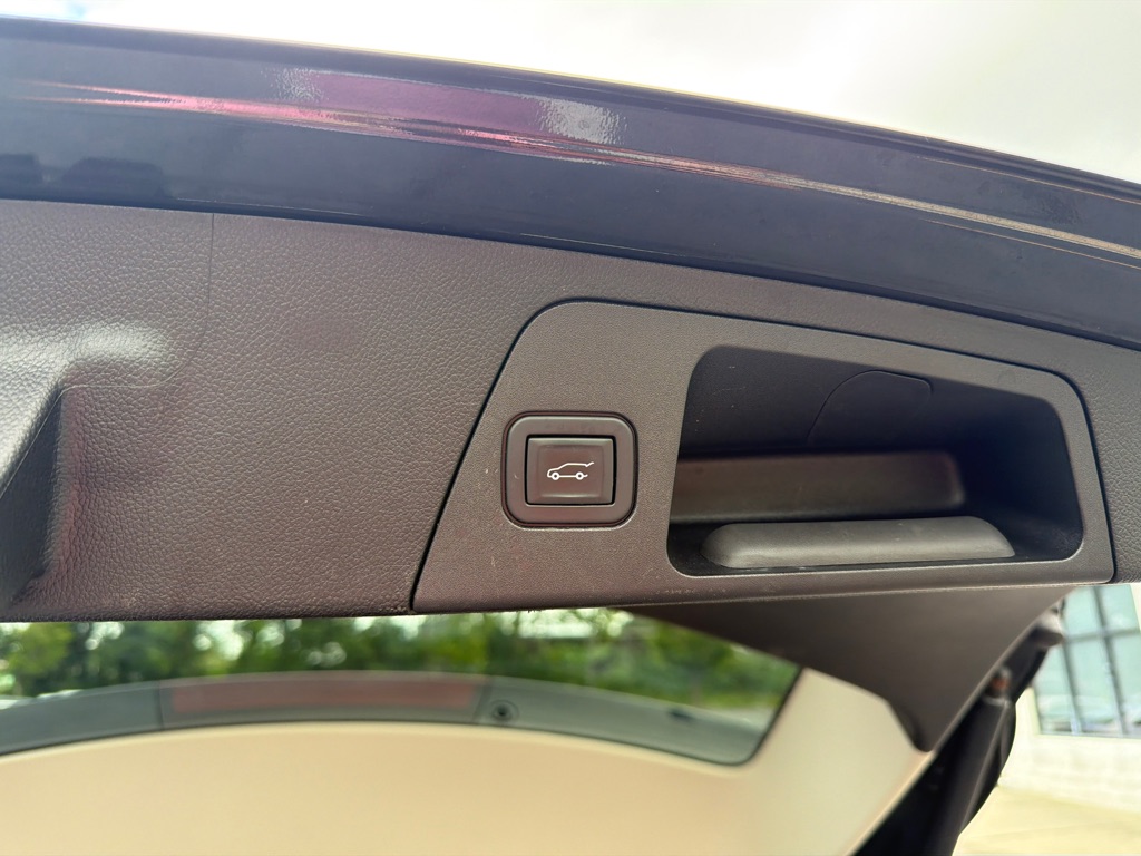 Photo 7 of this BUICK ENVISION