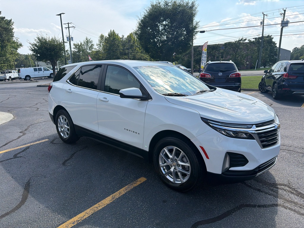 Photo 4 of this CHEVROLET EQUINOX