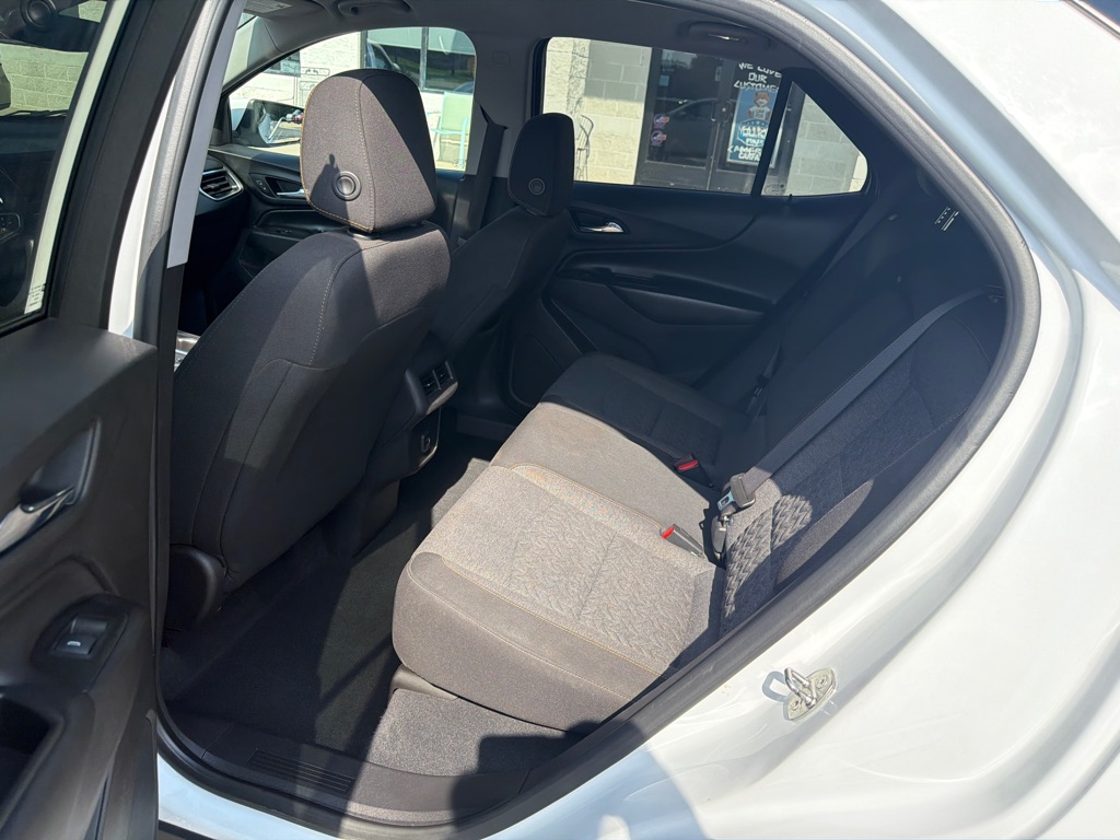 Photo 8 of this CHEVROLET EQUINOX