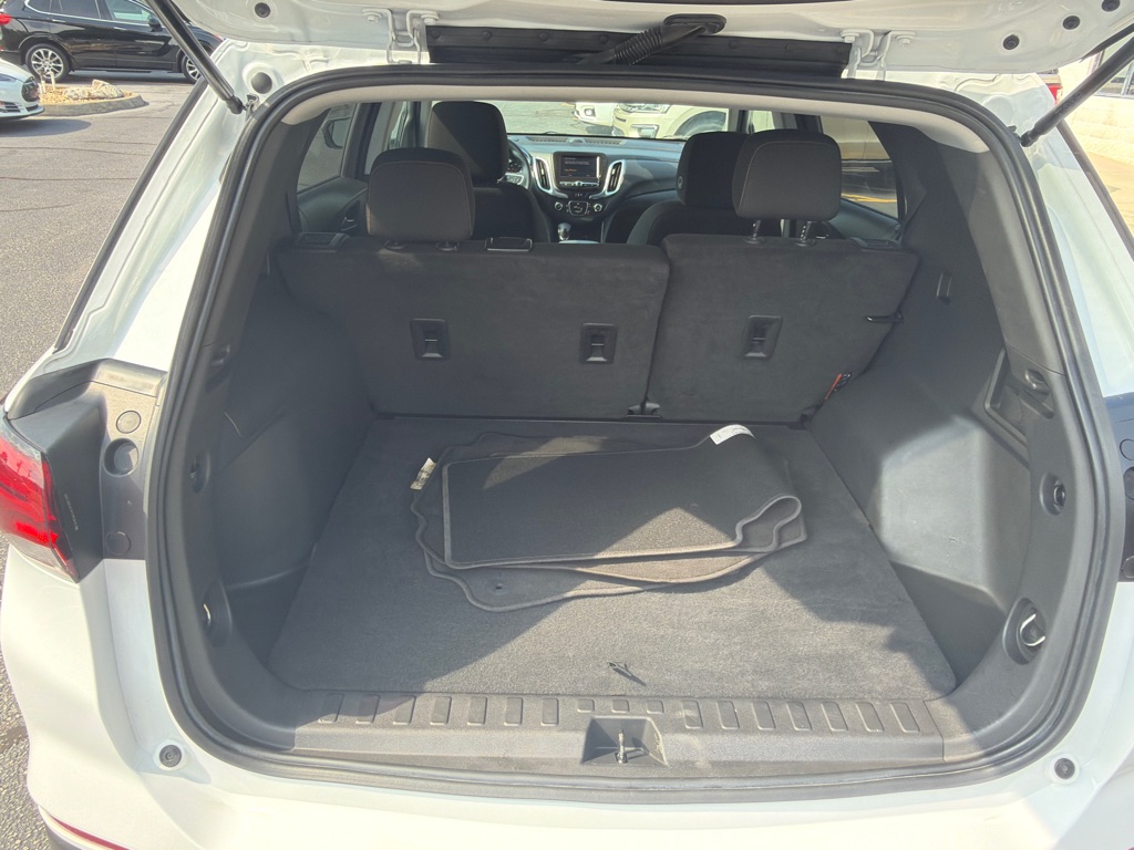 Photo 6 of this CHEVROLET EQUINOX