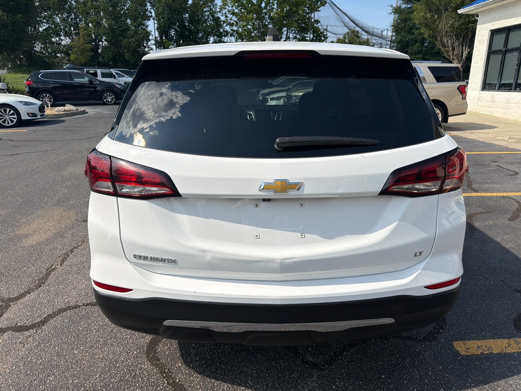 Photo 5 of this CHEVROLET EQUINOX