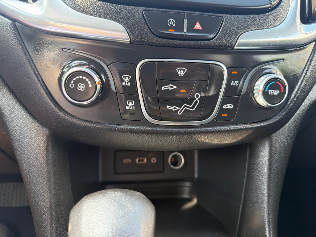Photo 11 of this CHEVROLET EQUINOX