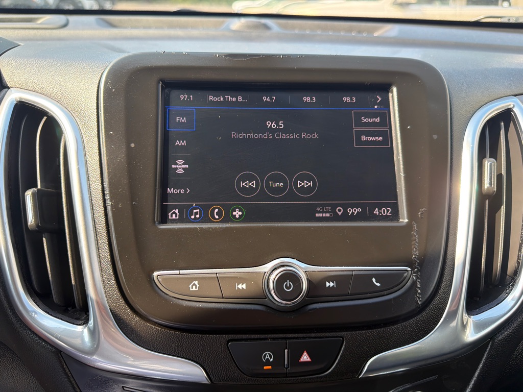 Photo 10 of this CHEVROLET EQUINOX