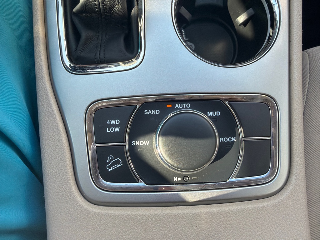Photo 14 of this JEEP GRAND CHEROKEE