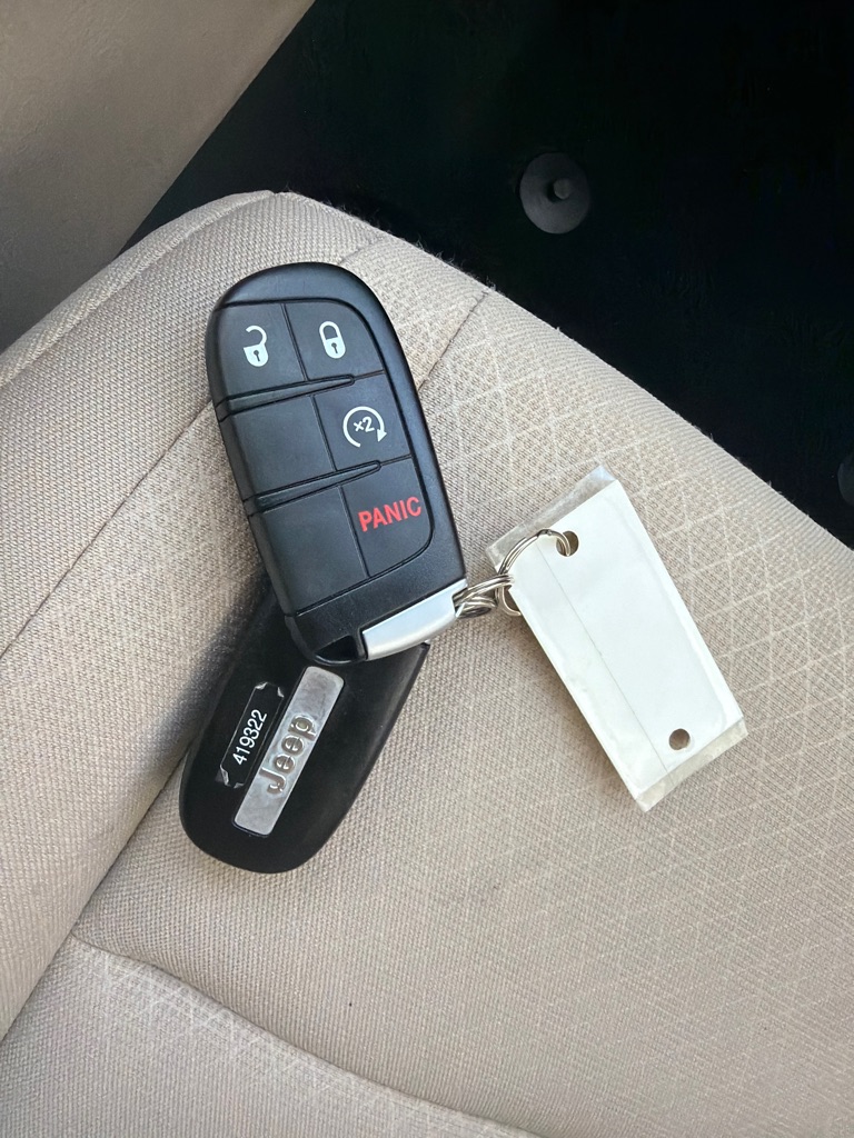 Photo 17 of this JEEP GRAND CHEROKEE