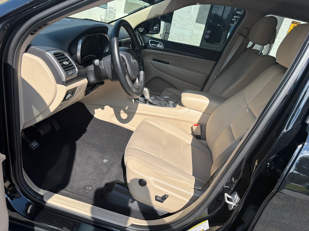 Photo 7 of this JEEP GRAND CHEROKEE
