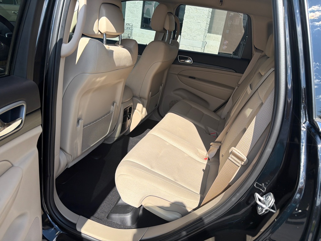 Photo 8 of this JEEP GRAND CHEROKEE