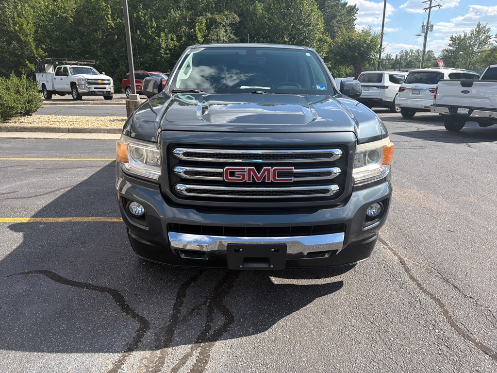 Photo 3 of this GMC CANYON