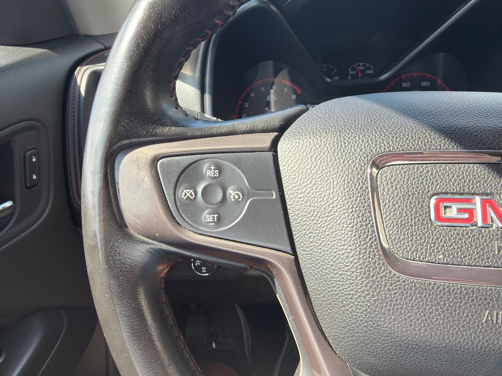 Photo 13 of this GMC CANYON