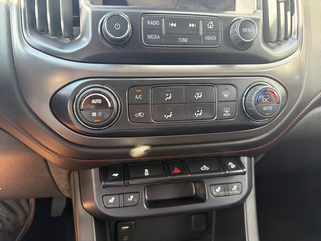 Photo 11 of this GMC CANYON