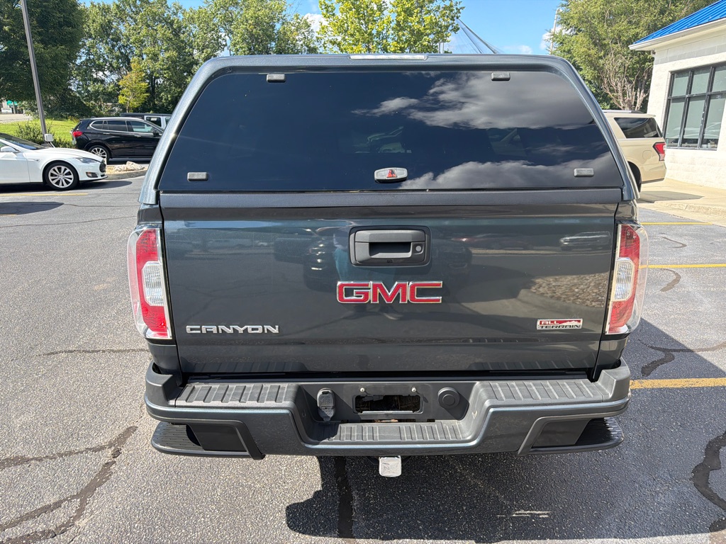 Photo 5 of this GMC CANYON