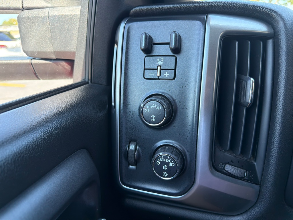 Photo 16 of this CHEVROLET SILVERADO 1500