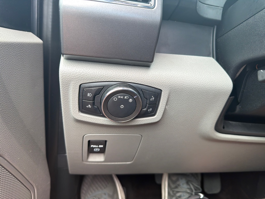 Photo 15 of this FORD F150