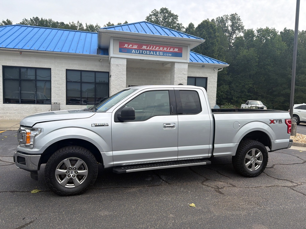 Photo 2 of this FORD F150