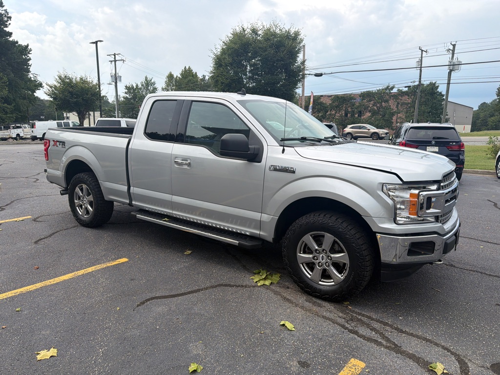 Photo 4 of this FORD F150