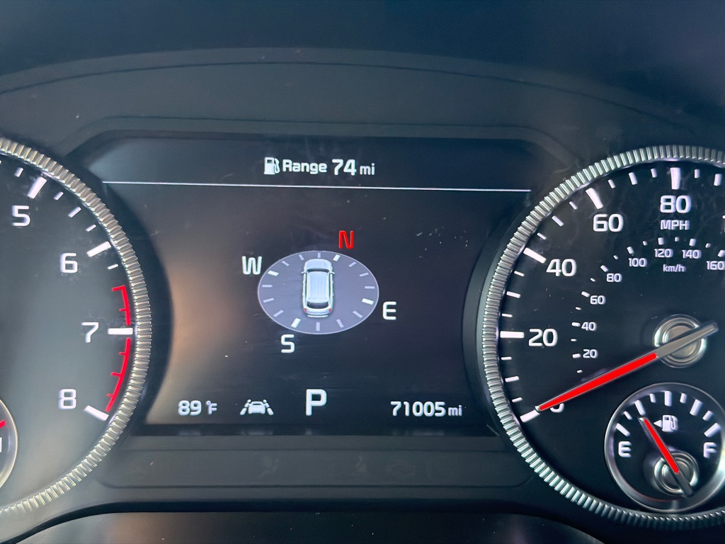 Photo 10 of this KIA TELLURIDE