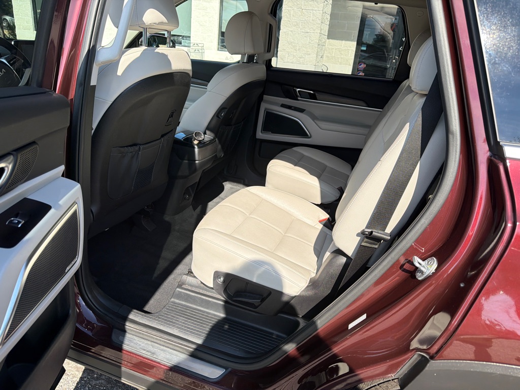 Photo 9 of this KIA TELLURIDE
