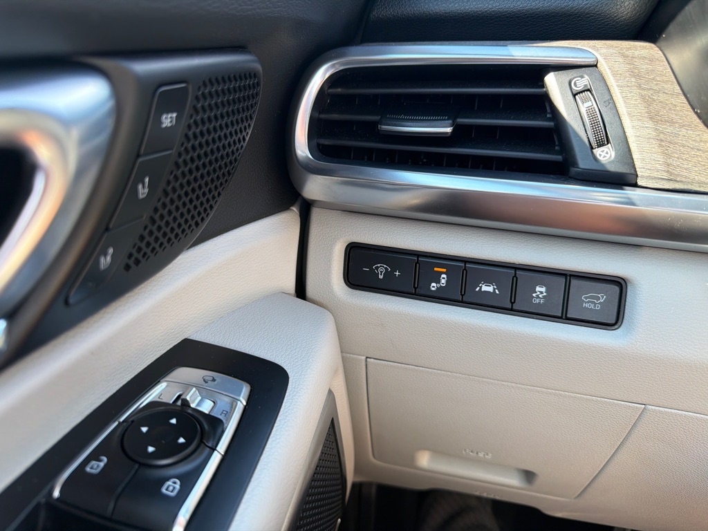 Photo 20 of this KIA TELLURIDE