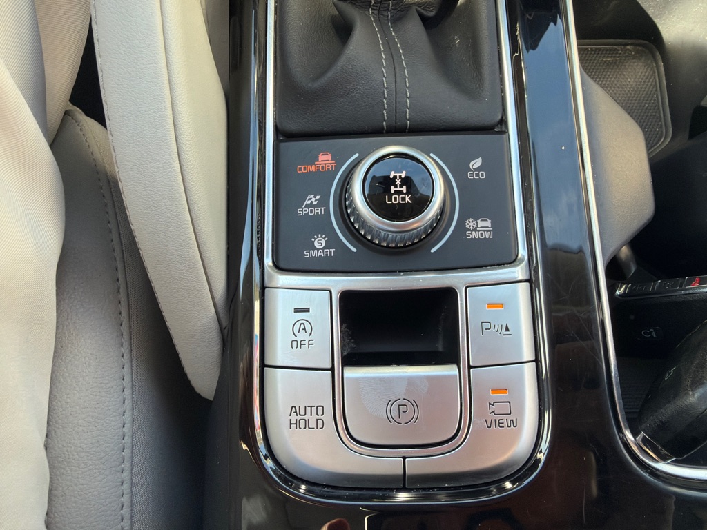 Photo 16 of this KIA TELLURIDE