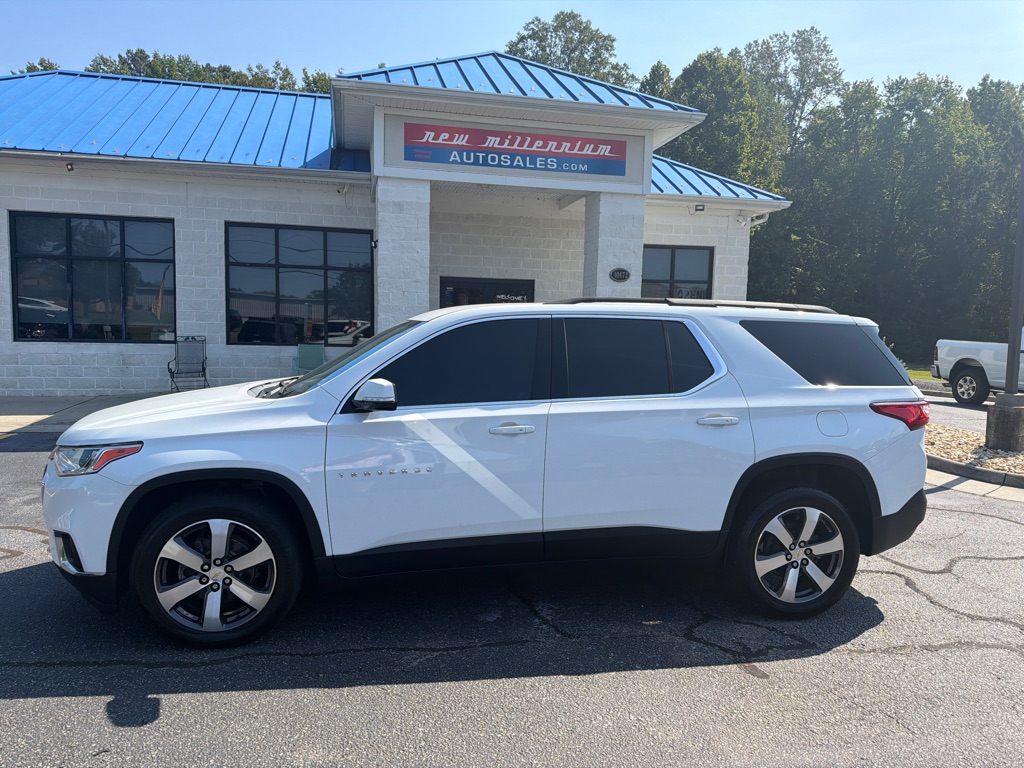 Photo 2 of this CHEVROLET TRAVERSE