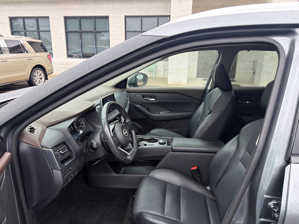Photo 8 of this NISSAN ROGUE