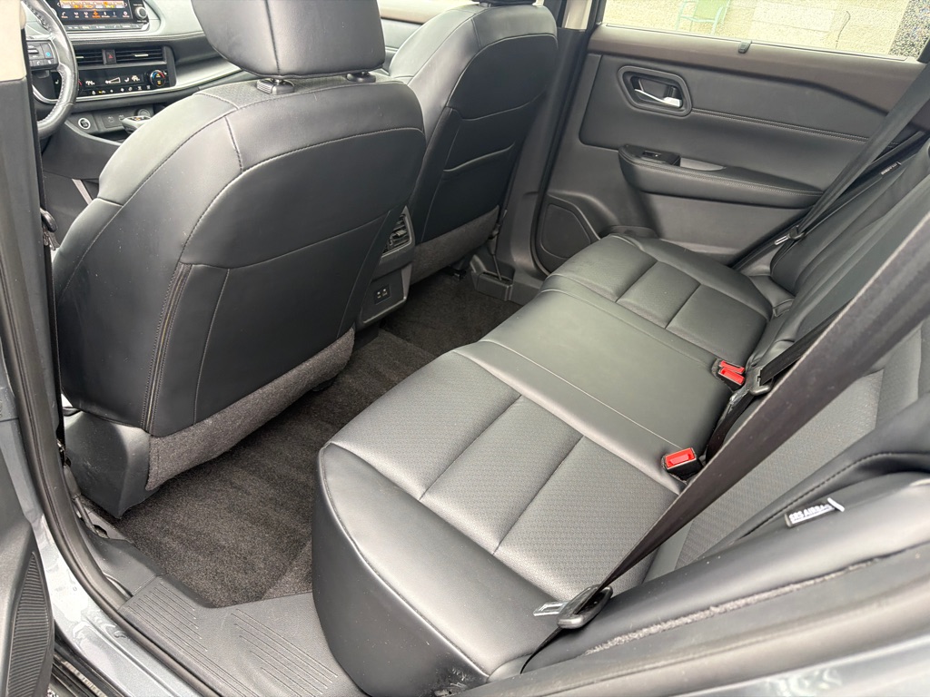 Photo 9 of this NISSAN ROGUE