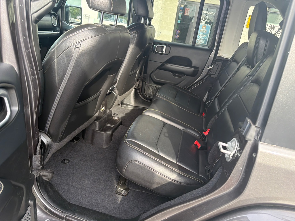 Photo 8 of this JEEP WRANGLER UNLIMI