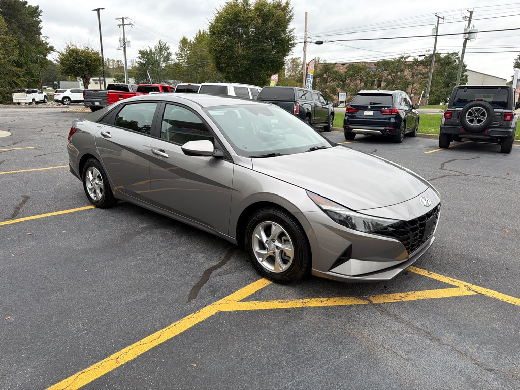 Photo 4 of this HYUNDAI ELANTRA