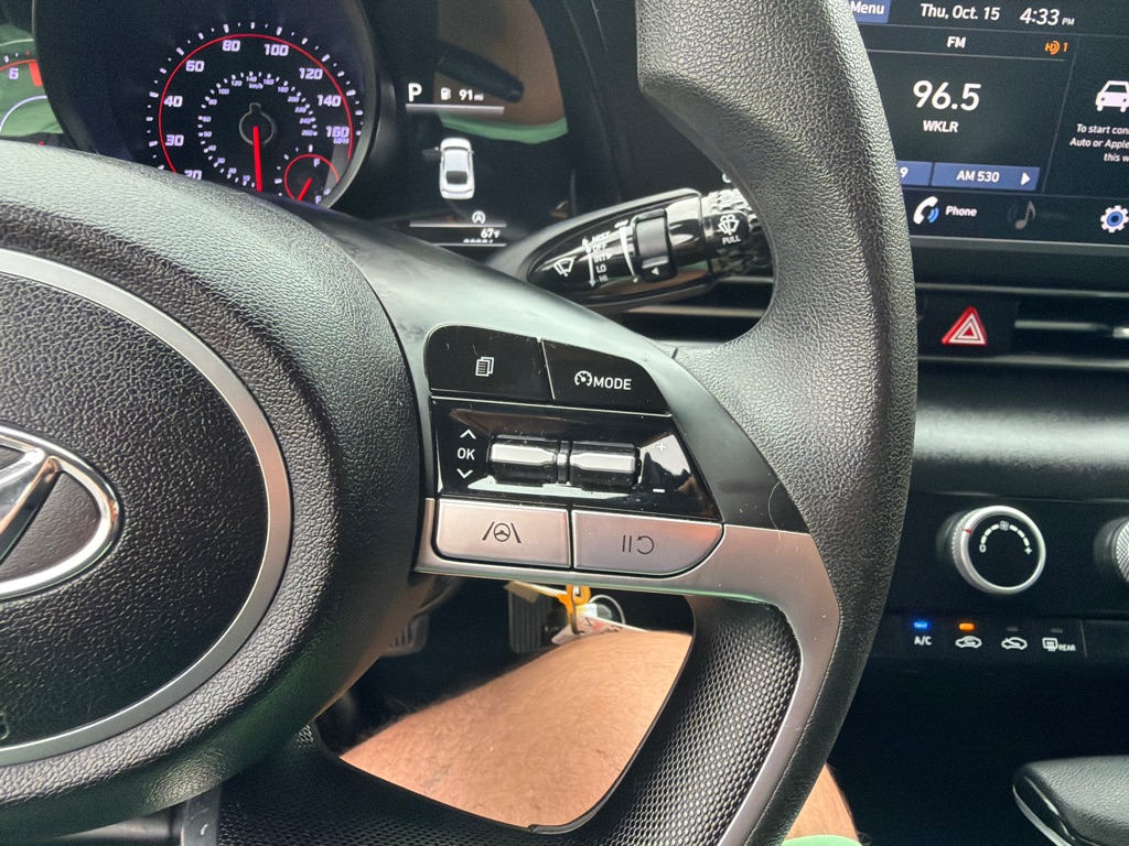 Photo 13 of this HYUNDAI ELANTRA