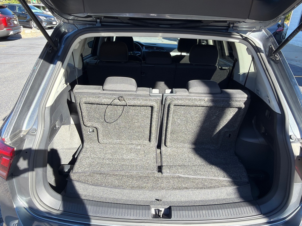 Photo 6 of this VOLKSWAGEN TIGUAN