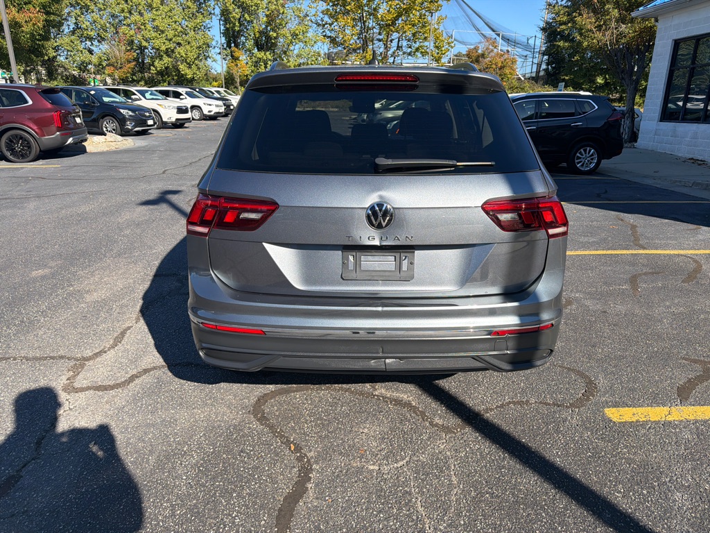 Photo 5 of this VOLKSWAGEN TIGUAN
