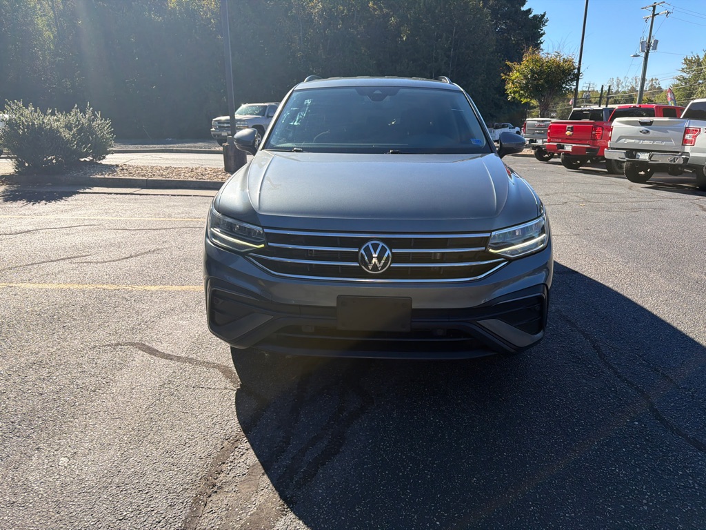 Photo 3 of this VOLKSWAGEN TIGUAN
