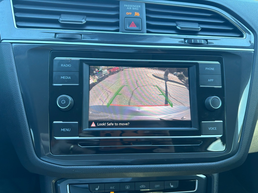 Photo 11 of this VOLKSWAGEN TIGUAN