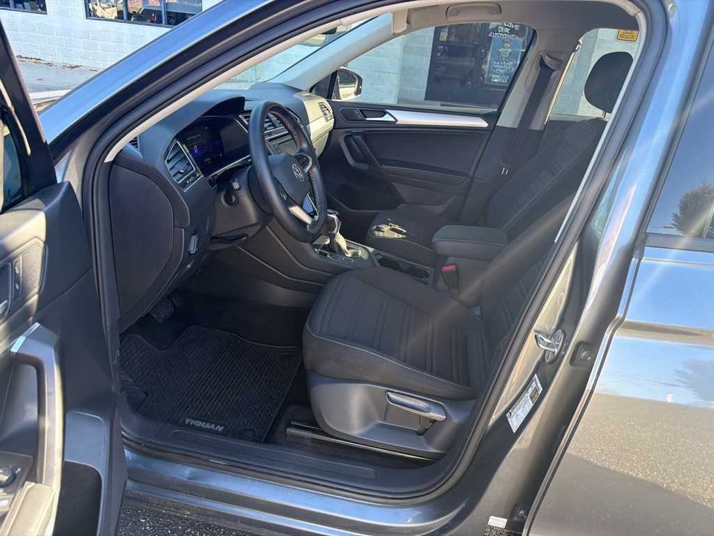 Photo 7 of this VOLKSWAGEN TIGUAN