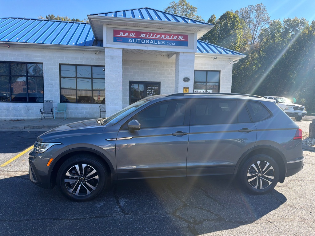 Photo 2 of this VOLKSWAGEN TIGUAN