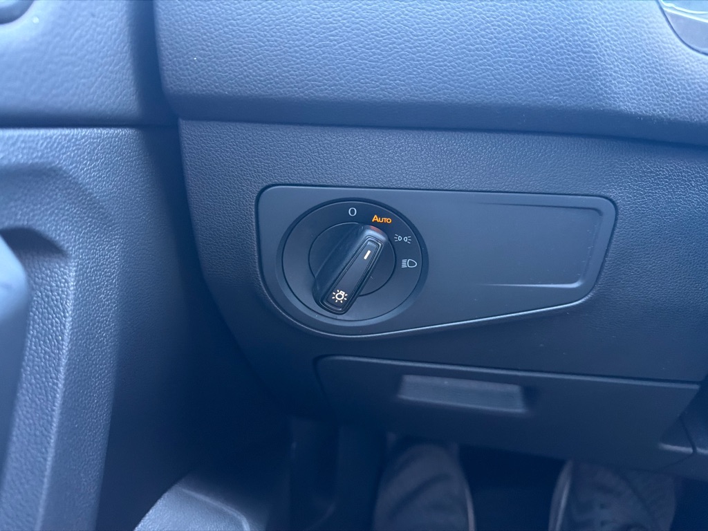 Photo 16 of this VOLKSWAGEN TIGUAN