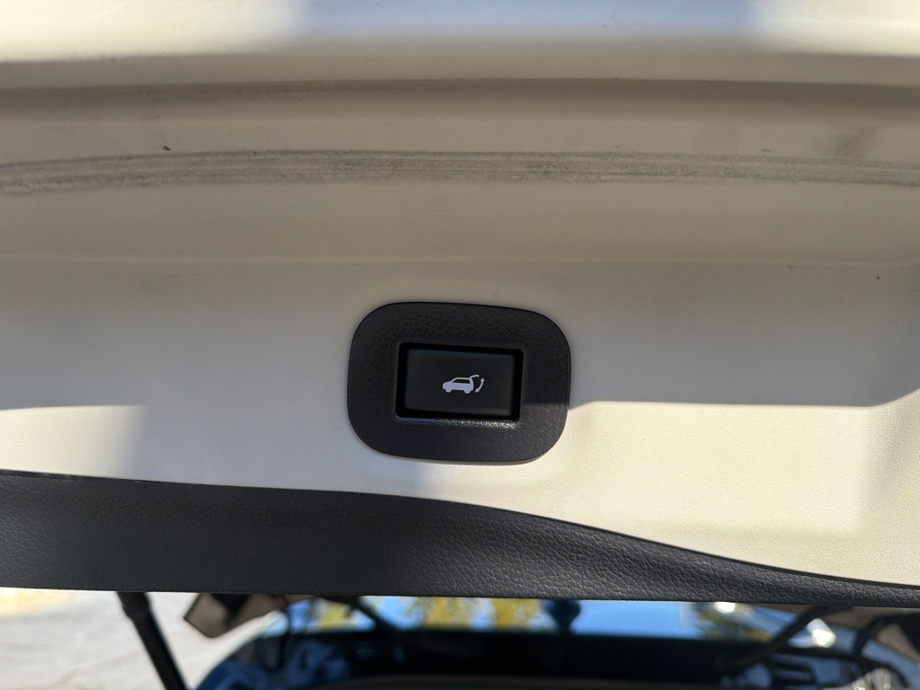Photo 14 of this NISSAN ROGUE