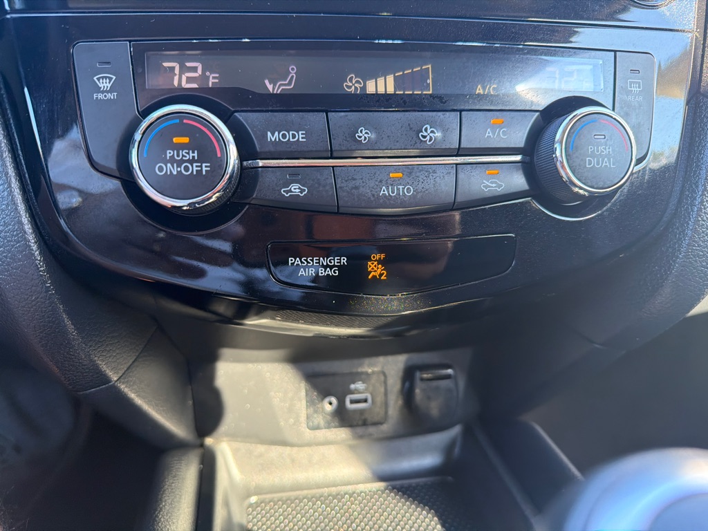 Photo 10 of this NISSAN ROGUE