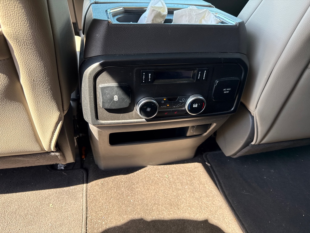 Photo 14 of this FORD EXPEDITION