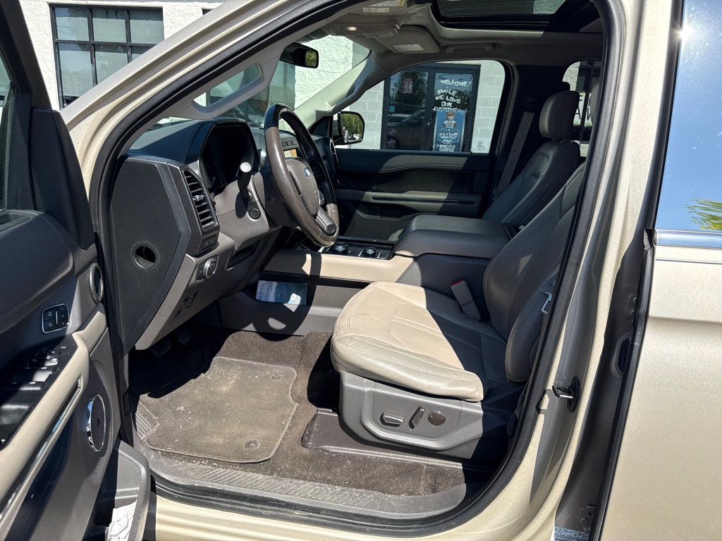 Photo 8 of this FORD EXPEDITION