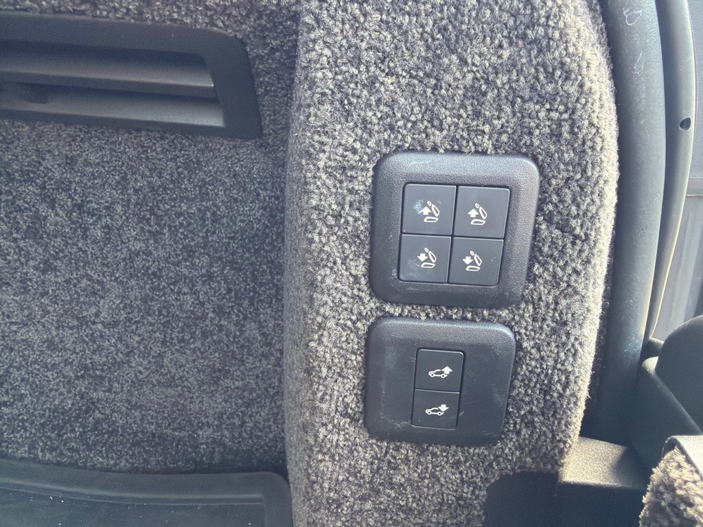 Photo 14 of this LAND ROVER RANGE ROVER