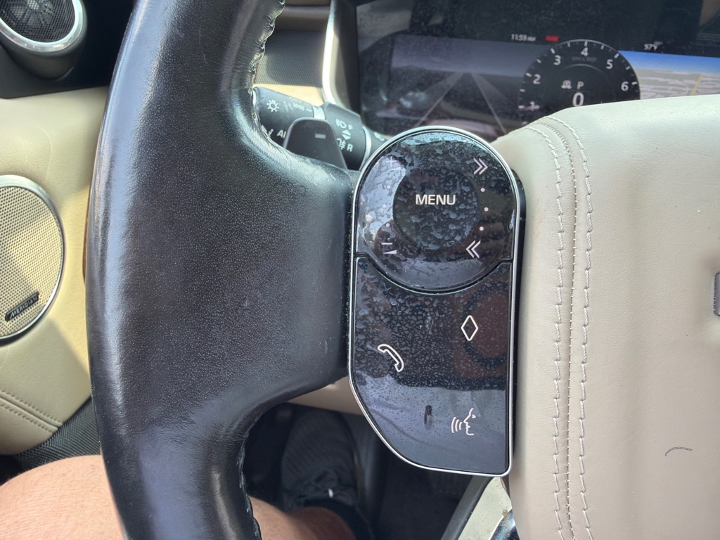 Photo 18 of this LAND ROVER RANGE ROVER