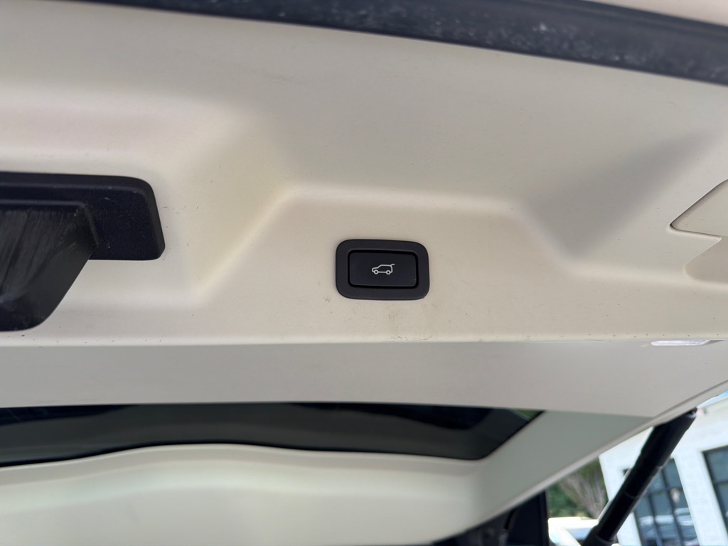 Photo 7 of this LAND ROVER RANGE ROVER